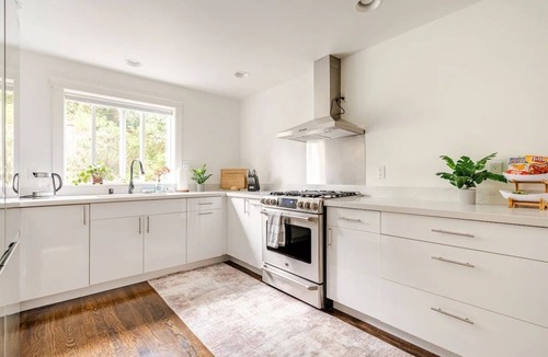 Lower Queen Anne House | Premier Space Needle View - Walk Score 95 - Free Parking