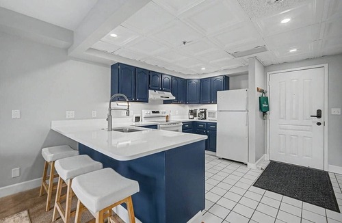 Chautauqua Apartment | Premier St Elmo Unit w Large Balcony over Park
