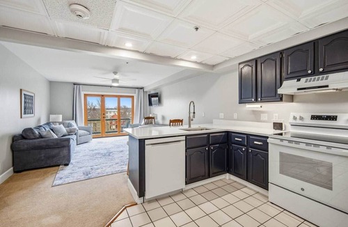 Chautauqua Apartment | Premier St Elmo Unit w Large Balcony over Park