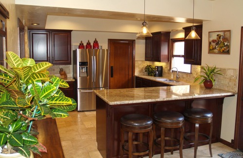 Mariposa House | Premier Town Villa in the Yosemite Area with Hot tub, Patios and Sport Court