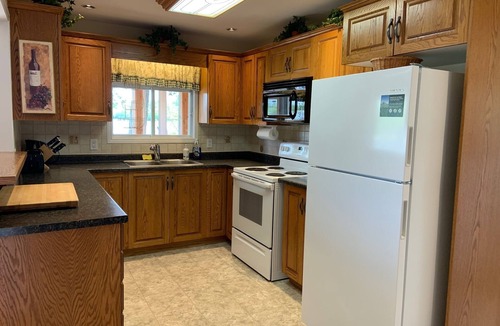Byng Inlet House | Premier Vacation Home In Pointe Au Baril On - Pointe Au Baril Station