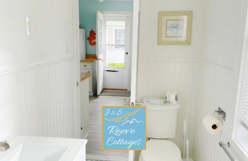 Aquebogue House | Premier Waterfront Cottage 2