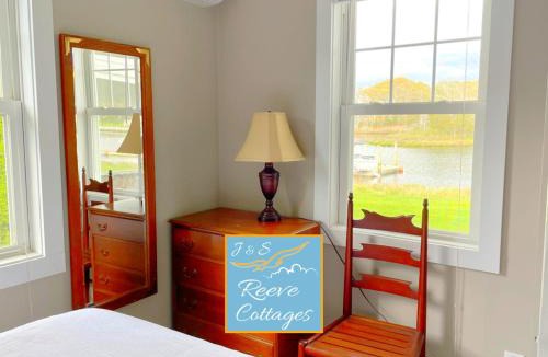 Aquebogue House | Premier Waterfront Cottage 2