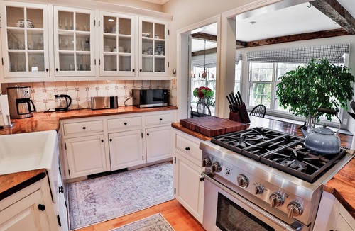 Woodstock House | Premier Woodstock Village Riverfront Home