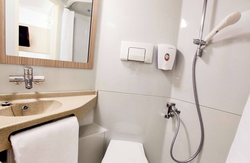 La Couronne Hotel | Premiere Classe Angouleme Sud-La Couronne