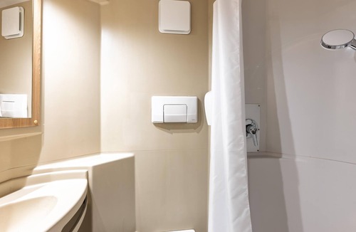 Bourges Hotel | Premiere Classe Bourges (6 kms du centre-ville)