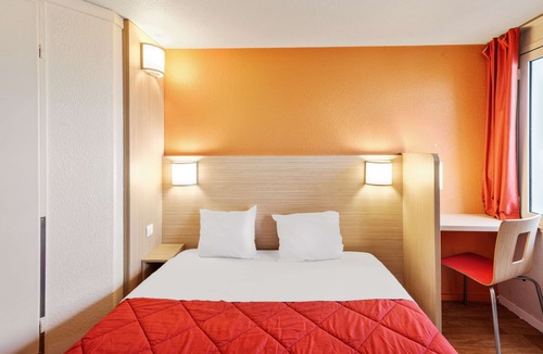 Chaumontel Hotel | Premiere Classe Chantilly Sud-Luzarches