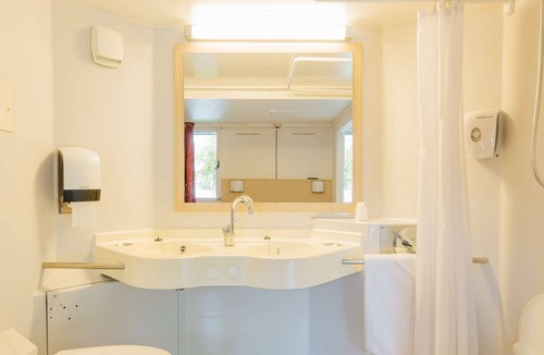 Villers-Saint-Paul Hotel | Premiere Classe Creil - Villers Saint Paul