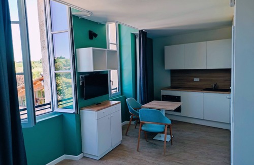 Verdelais Apartment | PREMIERE PIERRE