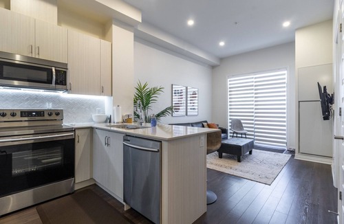 Milton Condo | Premium 1 Bed w/Rental Car, WiFi, Netflix and Prime Included