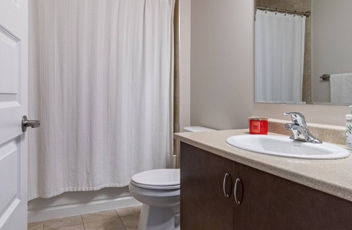 Milton Condo | Premium 1 Bed w/Rental Car, WiFi, Netflix and Prime Included
