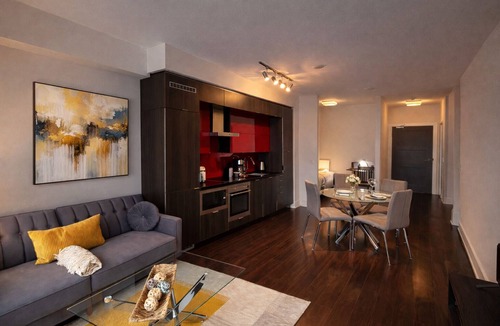 High Park-Swansea Condo | Premium 1BR+Den | Downtown Core|Parking included|28 days minimum