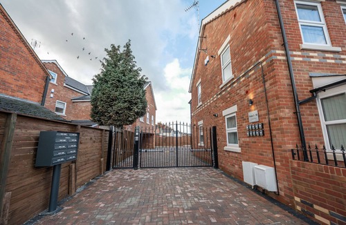 Reading Apartment | Premium 2-Bed, 2-Bath Apartment by KSA