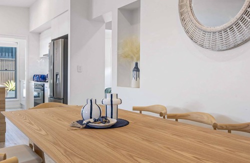 Peregian Beach Apartment | Premium 4-Bed Coastal Escape with BBQ and Pool