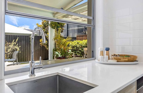 Peregian Beach Apartment | Premium 4-Bed Coastal Escape with BBQ and Pool