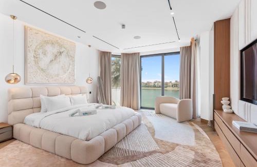 Palm Jumeirah Villa | Premium 4 BR Villa in Palm Jumeirah with Private Pool