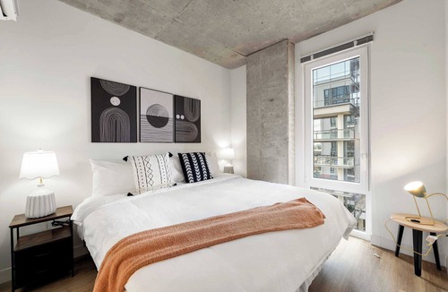 River North Hotel | Premium 4 King Apartment w/City Views