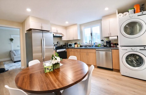 East Somerville Apartment | Premium 4BD/2BA Near Boston Encore Casino Train