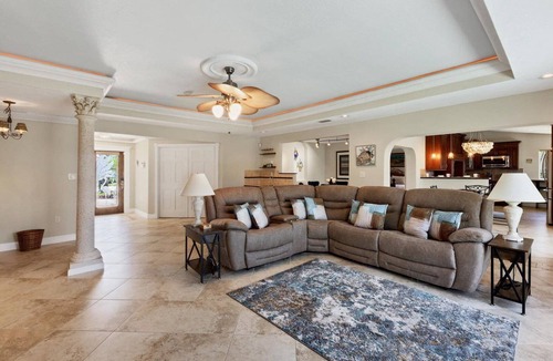 Punta Gorda House | 🥇 Premium 4bd villa with a dock and canal access (CH979)