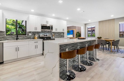 University Park House | Premium 5BR Experience w/BBQ/Court/Games & Fun