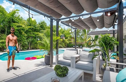University Park House | Premium 5BR Experience w/BBQ/Court/Games & Fun