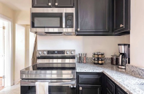 Crescent Hill Apartment | Premium 6BR Bourbon Trail home for large groups!