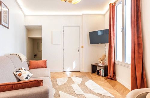 Pere Lachaise Apartment | Premium Apartment with Private Jacuzzi Sleeps- Chine 1