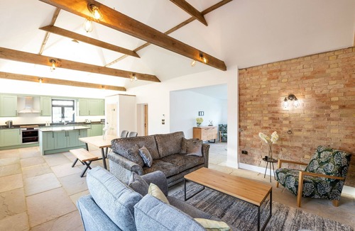 Little Stukeley Cottage | Premium barn conversion in the countryside