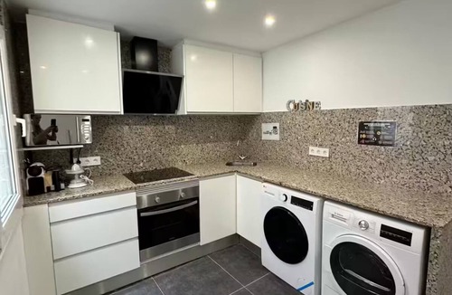 El Raval Apartment | Premium Central appartment Las Ramblas: 4 Beds and baths, 9 guests