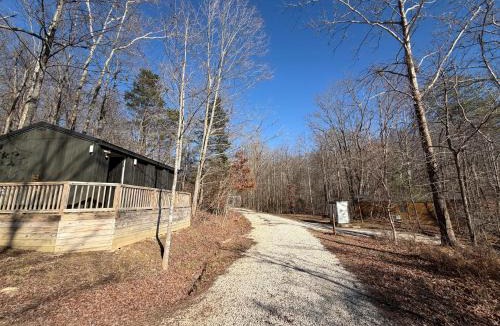 Stanton House | Premium Creekside Cabin Hot Tub, Red River Gorge