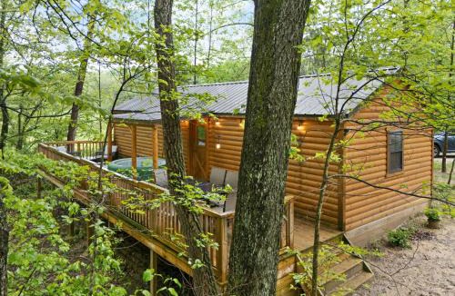 Stanton House | Premium Creekside Cabin Hot Tub, Red River Gorge
