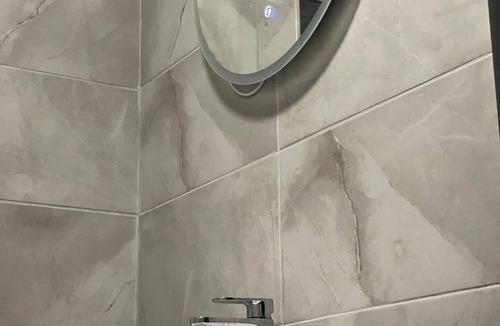 Southbourne Apartment | Premium Double Room with Ensuite