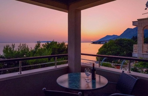 Gradac Apartment | Premium Double Room With Private Bathroom 4