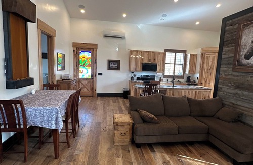 Draper Apartment | Premium Draper Stay Quiet, Comfortable & Fully Stocked