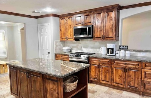 Mission Bend House | Premium Heated Pool House with Game Room