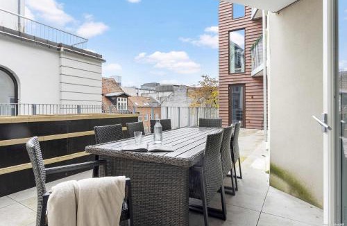 Midtbyen Apartment | Premium High-Street Home w Large Private Terrace