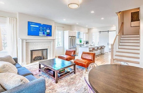 Hillsboro West End Condo | Premium Home Game Room 13 Beds