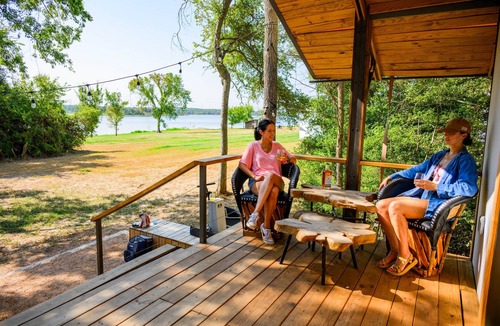 Bastrop Cabin | Premium Lakefront Cabin #3: The Firefly (Austin)
