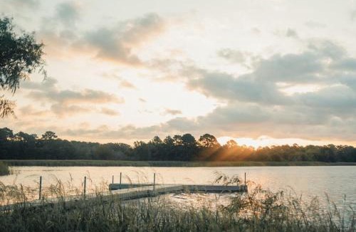 Bastrop House | Premium Lakefront Cabin 2 The Magnolia