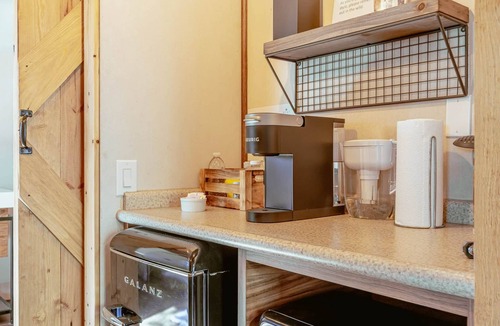 Bastrop Cabin | Premium Lakefront Cabin #2: The Magnolia (Austin)