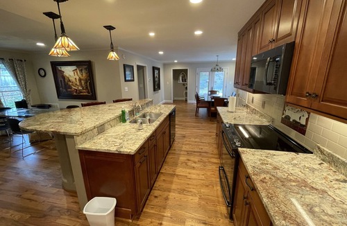 Madison Park House | Premium Location in Charlotte! 5br, 4ba- Sleeps 15