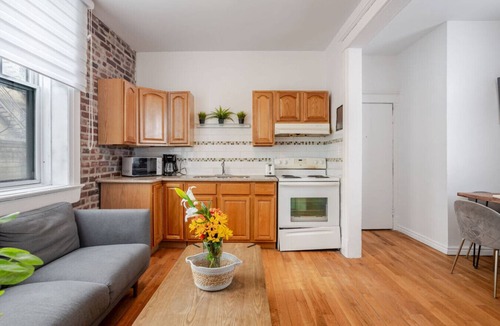 Shaughnessy Village Apartment | Premium Location | Stylish 3BR downtown Montreal
