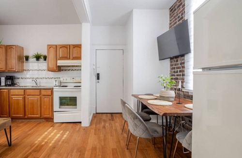 Shaughnessy Village Apartment | Premium Location | Stylish 3BR downtown Montreal