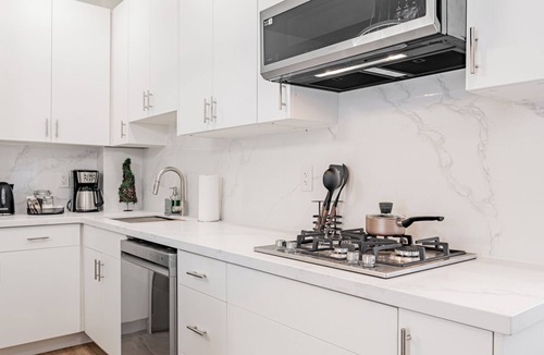 Oakwood Village Apartment | Premium luxury four-plex suite- midtown Toronto