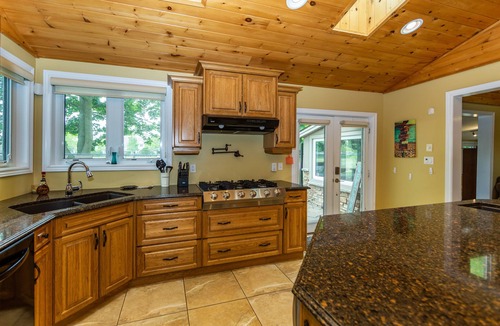 Port Stanley Cottage | Premium on First - across the street from the beach!