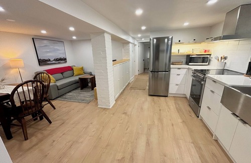 Roncesvalles Village Apartment | Premium Roncesvalles Village Retreat. 2Bdrm1Bath. New Reno with Garden Space