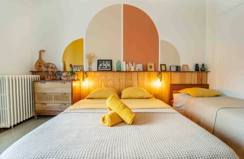 Biscarrosse Plage House | Premium room with queen bed and private shower