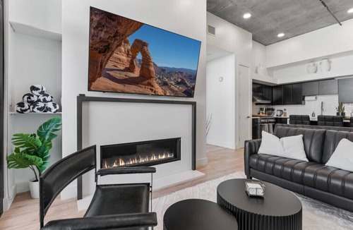 Rio Grande Apartment | Premium SLC Luxury- Penthouse VIEWS+ Top Amenities