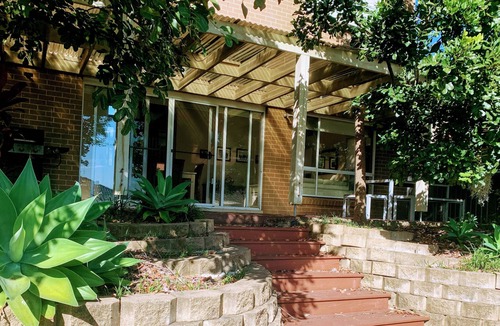 Wadalba House | premium.spacious.getaway | 85" TV