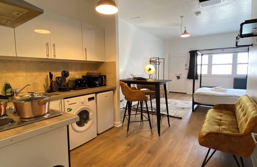 Elephant and Castle Apartment | Premium studio Flat in zone 1
